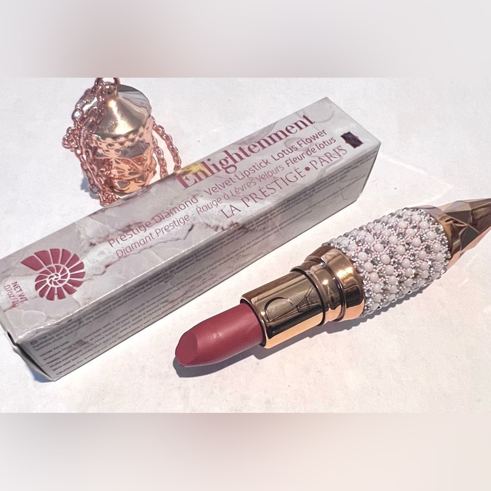 LA PRESTIGE PARIS Enlightenment Velvet Lipstick & Case in Lotus Flower Pink. NEW